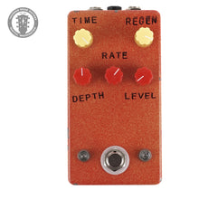Load image into Gallery viewer, Used Chasing Tone Delay Pedal
