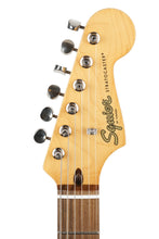 Load image into Gallery viewer, New Squier Classic Vibe '60s Stratocaster 3-Color Sunburst #ISSJ25000256
