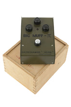 Load image into Gallery viewer, 1990s Electro-Harmonix Sovtek Green Russian Big Muff
