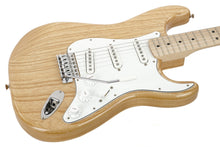 Load image into Gallery viewer, 2023 Fender Made In Japan Traditional 70's Stratocaster Natural
