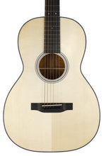 Load image into Gallery viewer, New Martin Custom Shop 00 Grand Concert Body Engelmann Spruce w/ Flamed Mahogany
